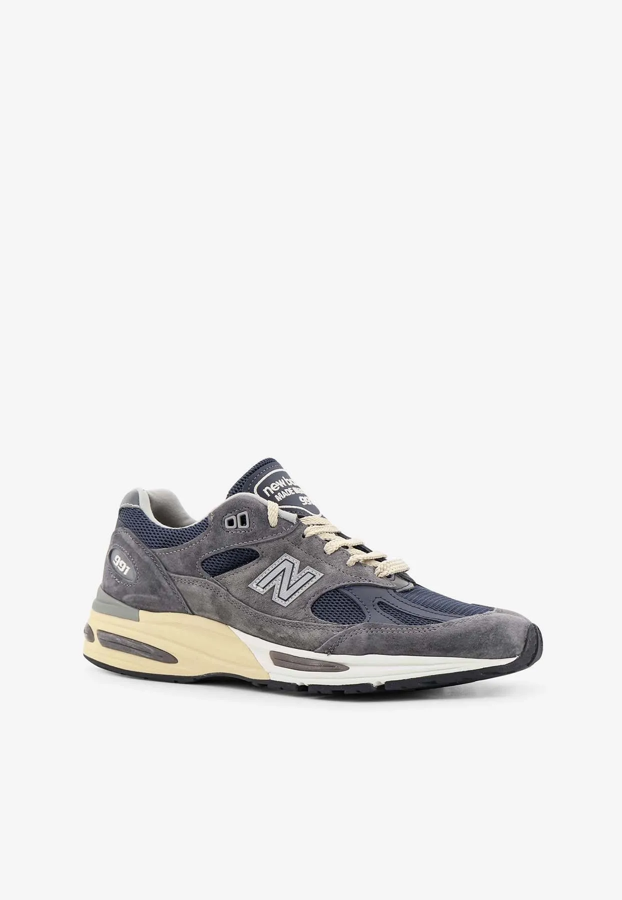 991V2 Suede Low-Top Sneakers